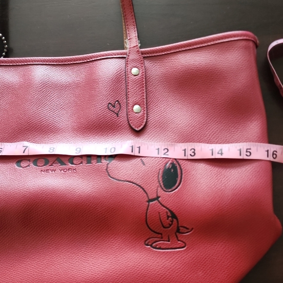 Coach Snoopy Peanuts Leather Tote Bag Red Limited Edition - Picture 15 of 16